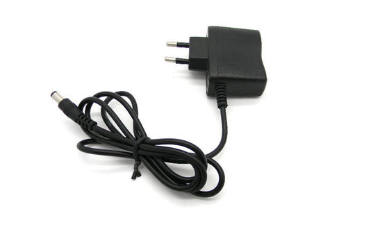 Προμηθευτής της Κίνας υψηλός - ο ποιοτικός 5V 1000mA τοίχος τοποθετεί τη ΣΥΝΕΧΉ άκρη 5.5x2.1mm παροχών ηλεκτρικού ρεύματος