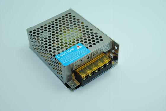 60W 12V καθολικές CCTV παροχές ηλεκτρικού ρεύματος ΣΥΝΕΧΟΥΣ 5A για τη κάμερα CCTV