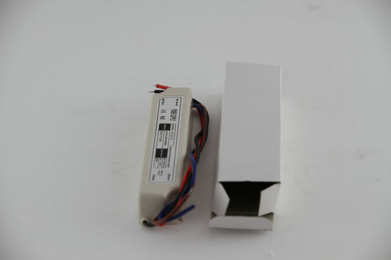 Οδηγός των υψηλών φωτεινότητας 12V 20W σταθερών οδηγήσεων τάσης αδιάβροχος με το καθολικό εναλλασσόμενο ρεύμα