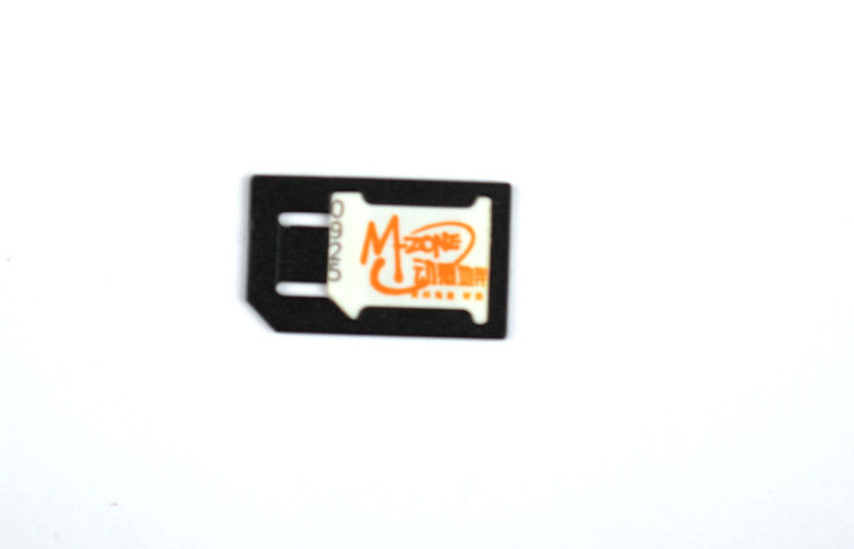 Μαύρος νανο SIM προσαρμοστής μικροϋπολογιστών για τα κανονικά κινητά τηλεφωνικά πλαστικά ABS